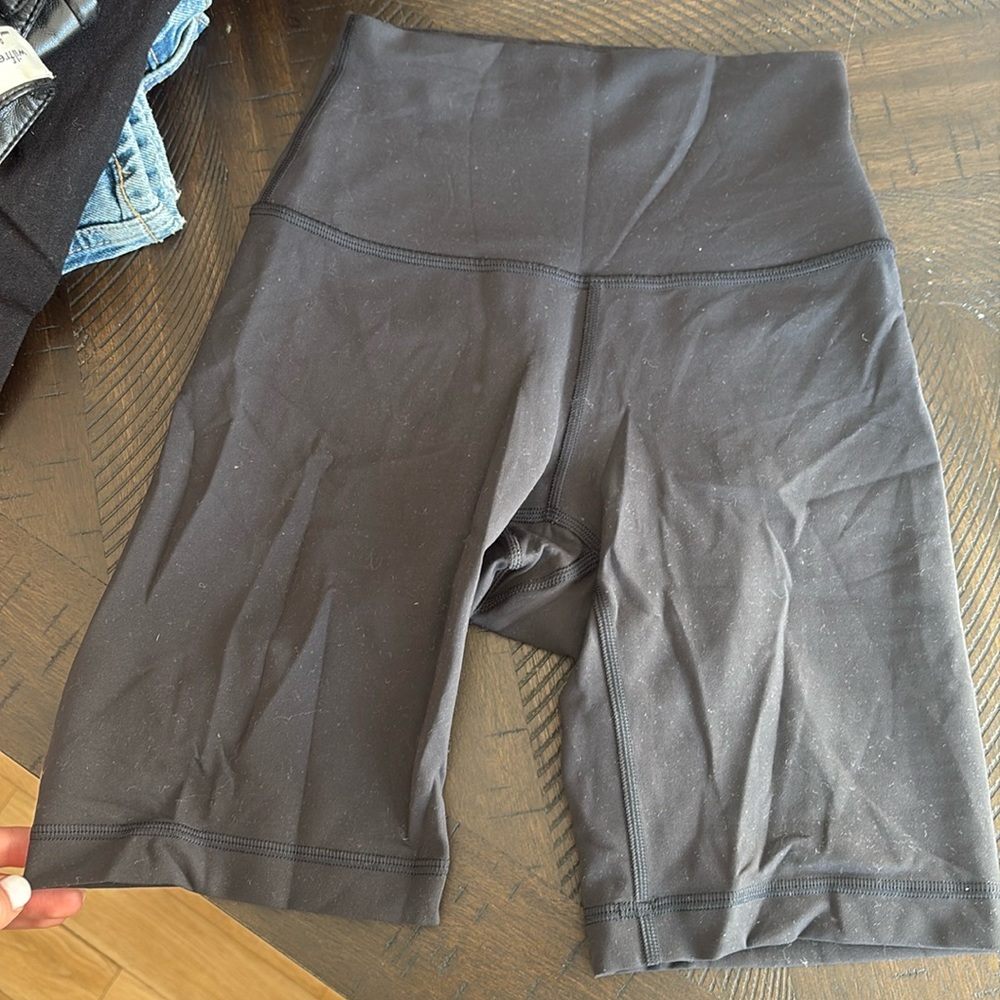Never Worn- super slimming LuLuLemon Biker Shorts (black) (SIZE 2)